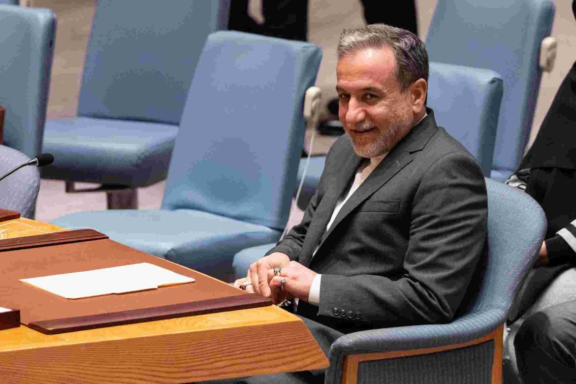 Minister,For,Foreign,Affairs,Of,Iran,Seyed,Abbas,Araghchi,Attends בין המערב למדינות הציר: המשא ומתן הפך לכלי רווחי עבור חמאס ואיראן