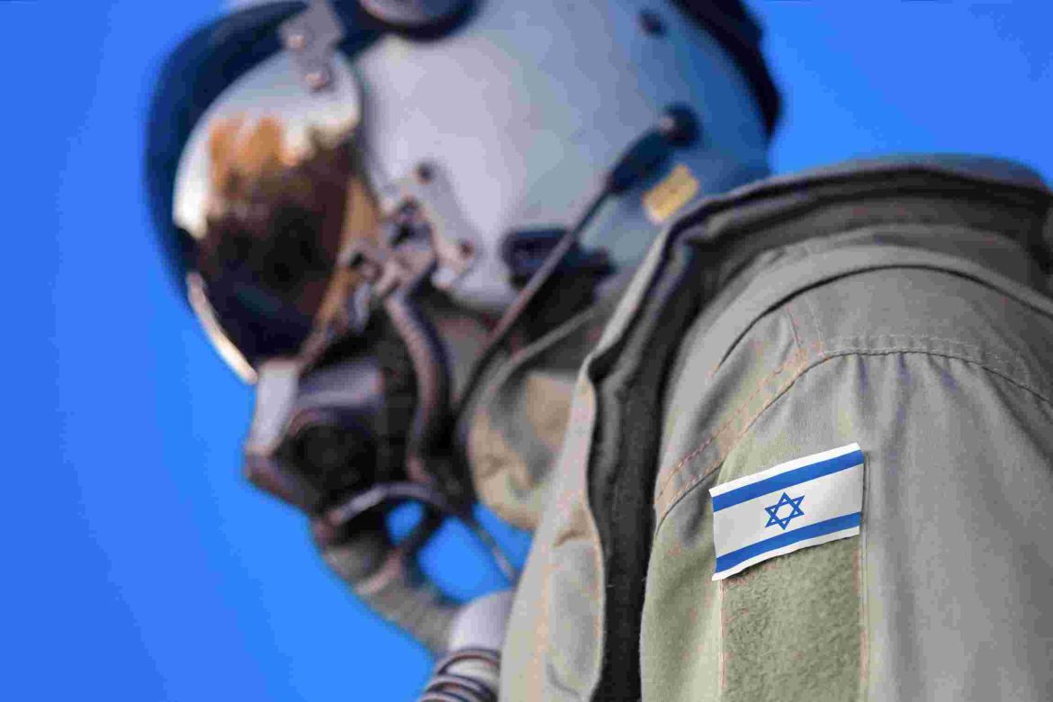 Air,Force,Pilot,Flight,Suit,Uniform,With,Israel,Flag,Patch. מהכרעה מתפרצת להכרעה מצטברת