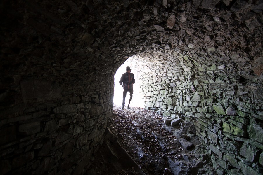 Hamas Tunnel Terrorists Intentionally Stayed in IDF Zone shutterstock - IDostal