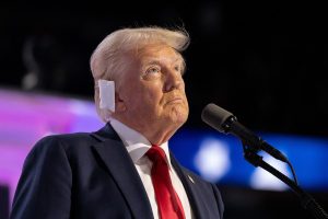 עם כל יתרונותיו: לטראמפ יש אוזן אטומה לאידאולוגיה shutterstock - Maxim Elramsisy