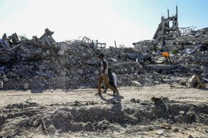 לקראת השלב השני בתוכנית טראמפ: אתגר הדה-רדיקליזציה ברצועת עזה shutterstock - Anas-Mohammed