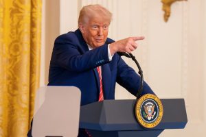 החלטת טראמפ להפיל את המשטר היא השינוי החשוב ביותר בסבב הנוכחי shutterstock - Joey Sussman