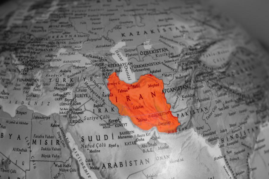 Regional War Reshapes Political Landscape shutterstock - macondofotografcisi