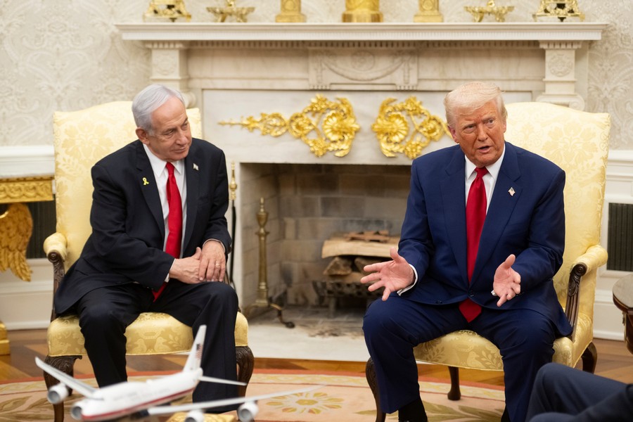 צפו להפתעות: מה באמת קרה בפגישה בין טראמפ לנתניהו shutterstock - noamgalai