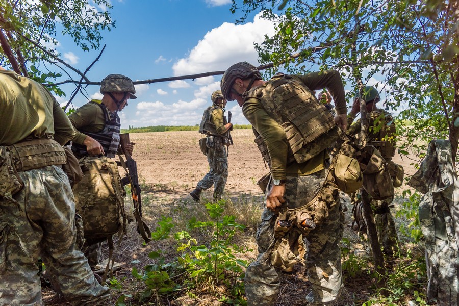 John Keith King Cautions Against Ground Front: Eyes on Kurds, Kharg Island and Kuwait shutterstock - Jose HERNANDEZ Camera 51