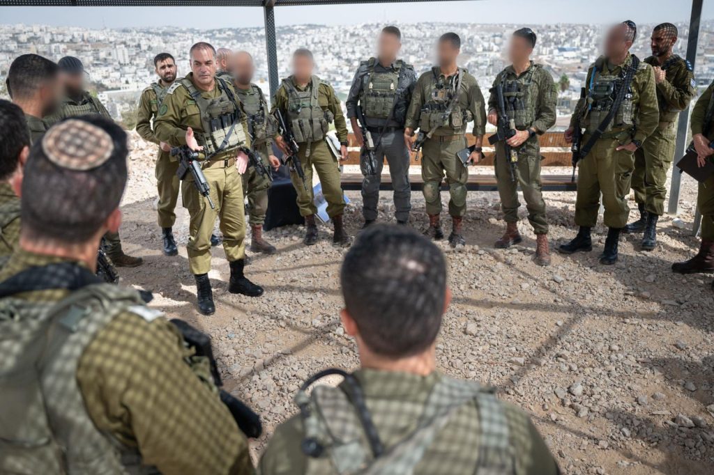 יש חשש להתפרצות ביום הבחירות ולכן הרמטכ"ל הכריז על עוצר יציאות כללי צילום: דובר צה"ל